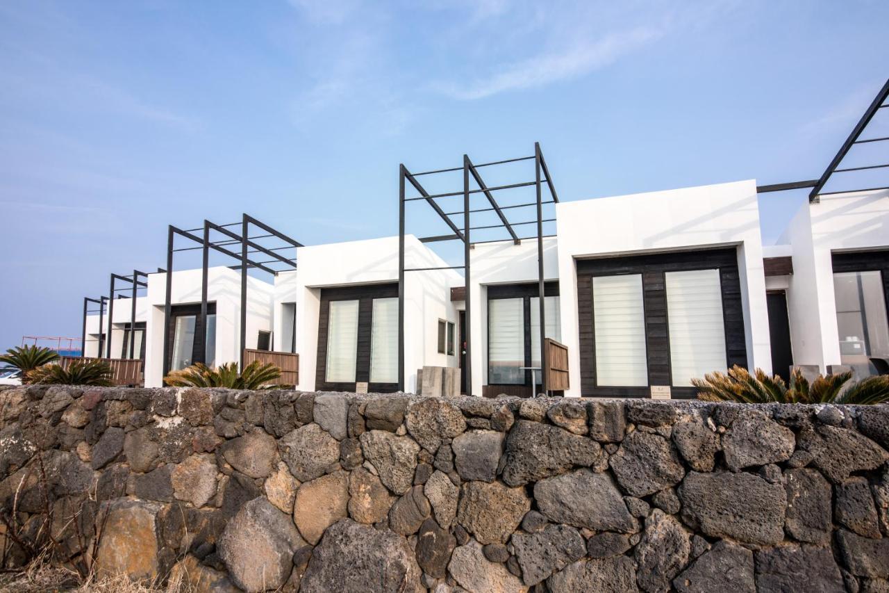 Aqua Beautique Poolvilla Jeju Bagian luar foto
